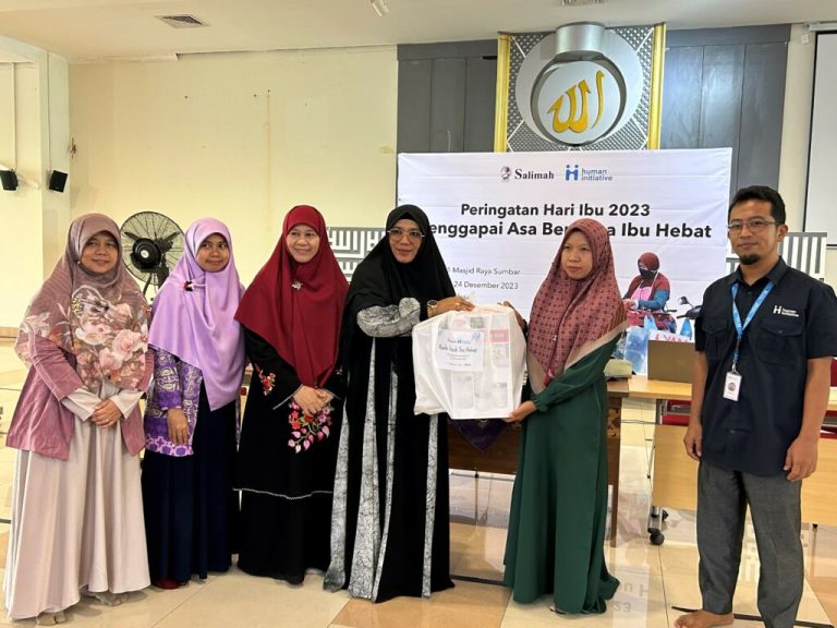 Group of mothers in a conference held in Sumatera Barat